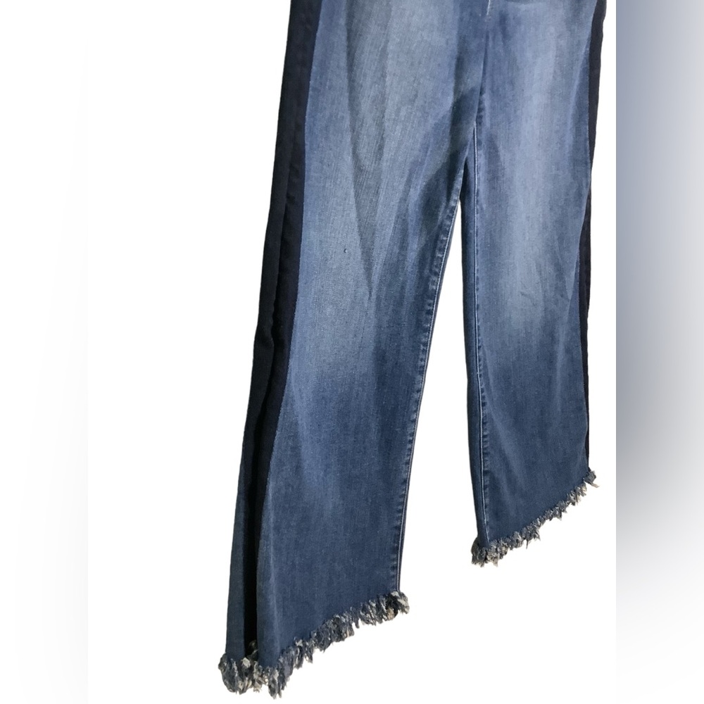 Frame flared fringed‎ blue jeans with front side stripe. Mid rise size 25 - Picture 5 of 16